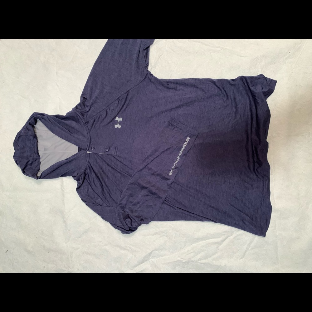 Under armor sweatshirt thingy